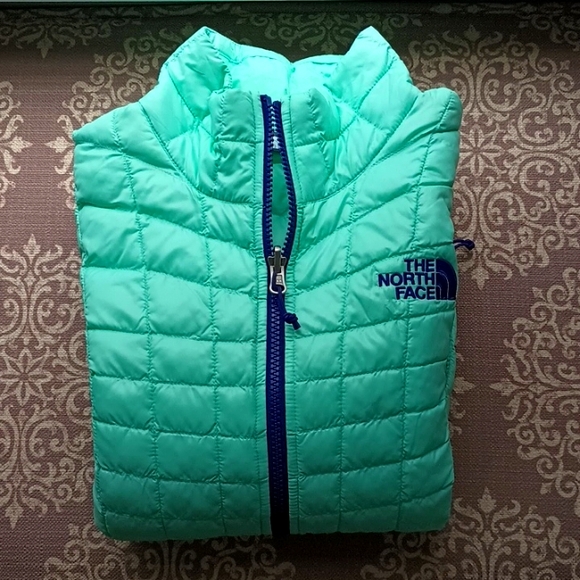 Women’s Northface Jacket - Picture 6 of 6